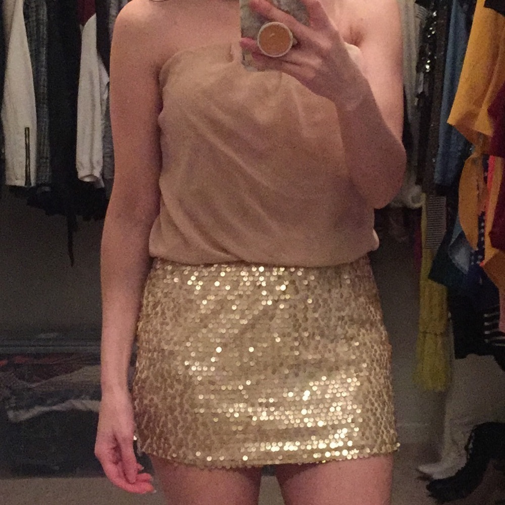 Women’s AUW Dress - Picture 3 of 3